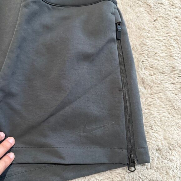 NWT Nike Team Tech Pack Woven Short High Waist Stretch DX0626-060 Women's Size M - Picture 8 of 8